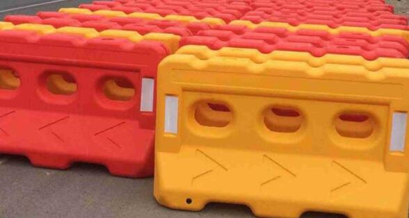 蘇州道路劃線分析：水馬應該加多少水，水馬在裝水的要求標準?